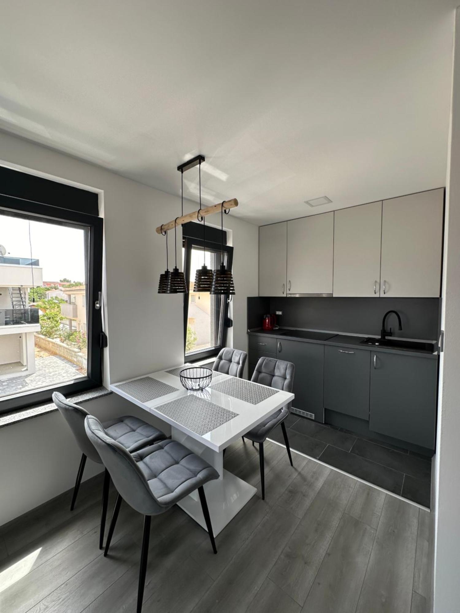 Monachus Apartments Vir Kültér fotó